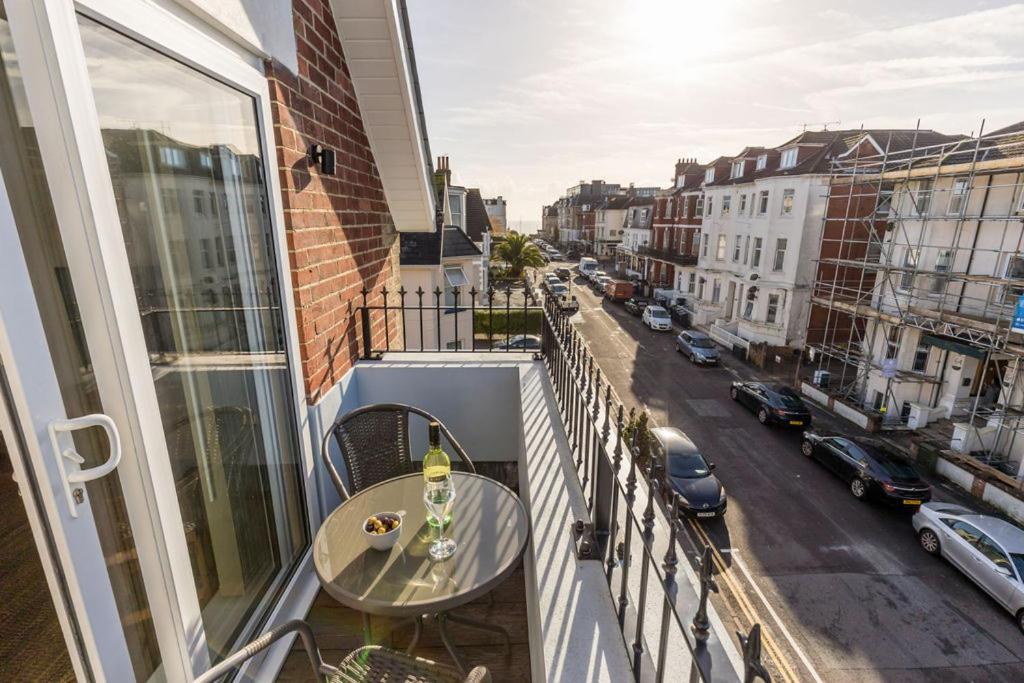 Sea Breeze - Coast Apartamento Bournemouth Exterior foto